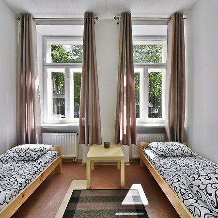 Laisves Avenue Hostel "Easy Kaunas" Luaran gambar