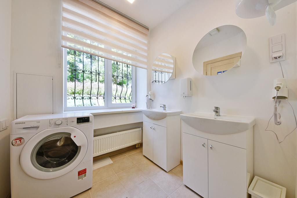 Laisves Avenue Hostel "Easy Kaunas" Luaran gambar